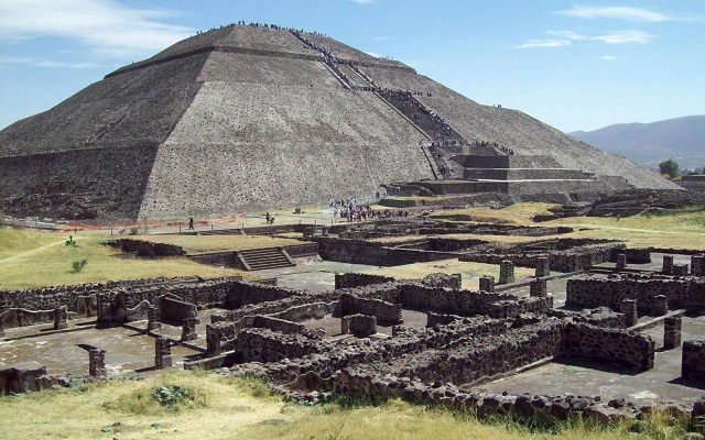 tour-piramides-teotihuacan-y-basilica-princ